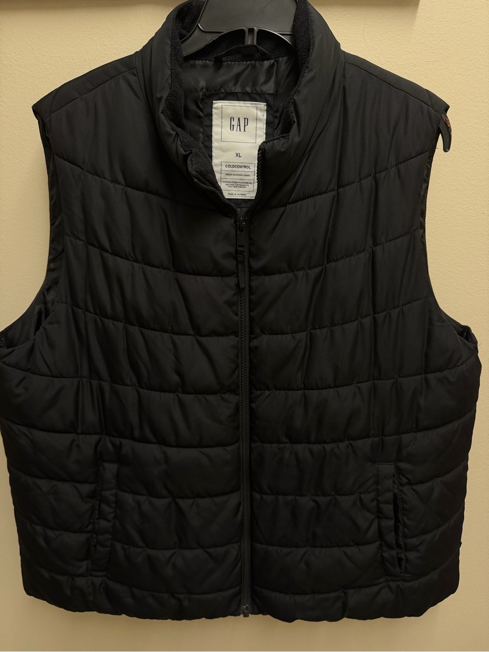 GAP Women's Black Quilted Puffer Vest